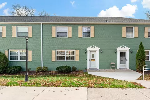 28 Chapel Dr, Pittsburgh, PA 15237