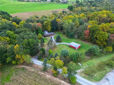 303 Wildwood Rd, Midland, PA 15059