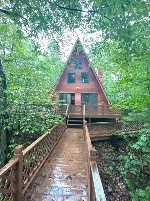 410 Grouse Xing, Boswell, PA 15531