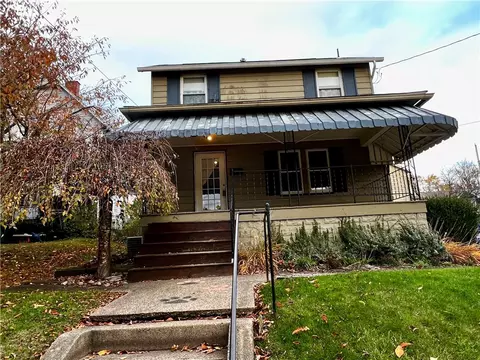 266 Jefferson Ave, Sharon, PA 16146