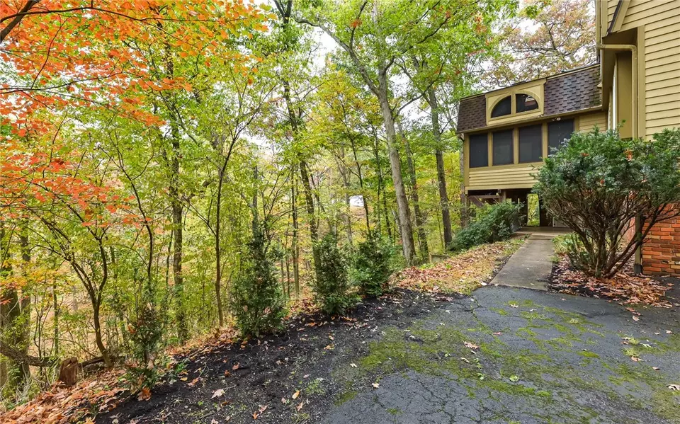  2136 Laurel Ln, Allison Park, PA 15101 photo 41