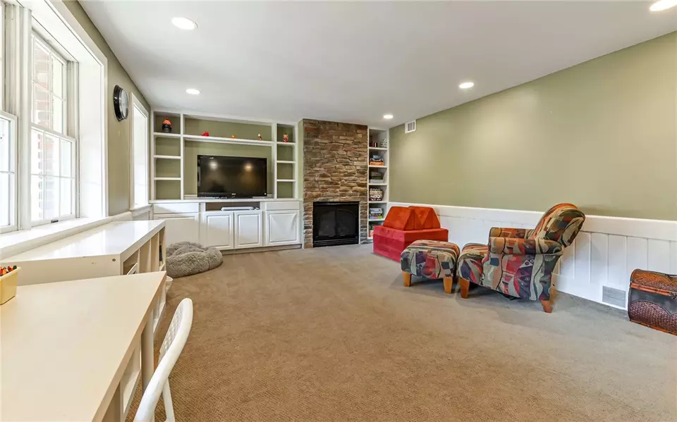  2136 Laurel Ln, Allison Park, PA 15101 photo 32