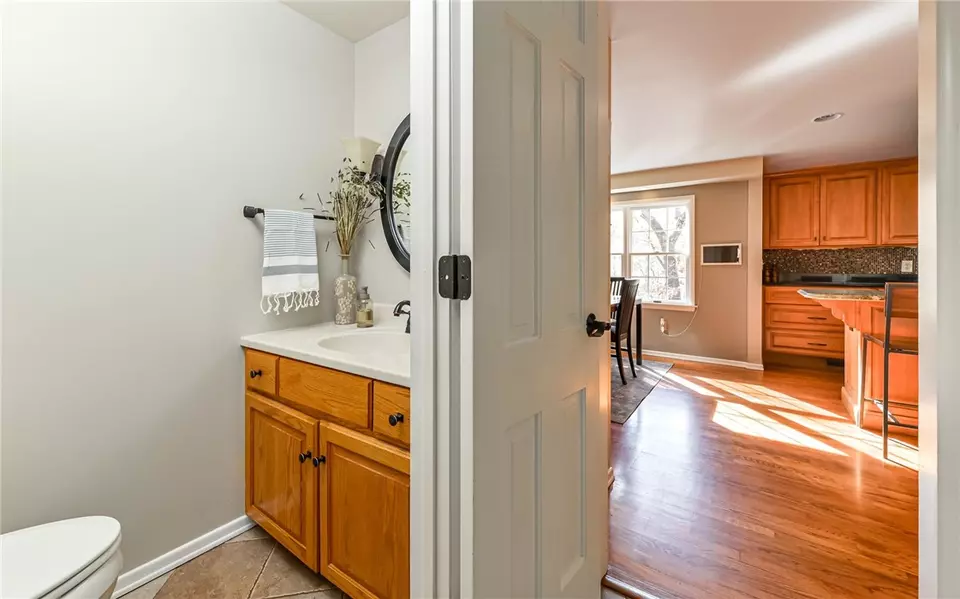  2136 Laurel Ln, Allison Park, PA 15101 photo 8