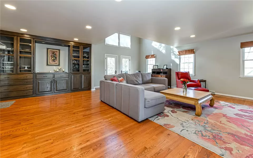  2136 Laurel Ln, Allison Park, PA 15101 photo 18