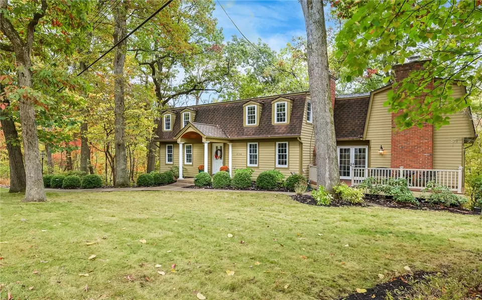  2136 Laurel Ln, Allison Park, PA 15101 photo 2