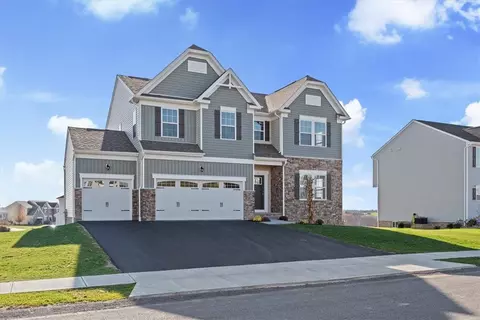 3 Equestrian Dr, Imperial, PA 15126