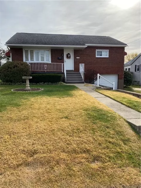 233 Eastern Dr, New Kensington, PA 15068