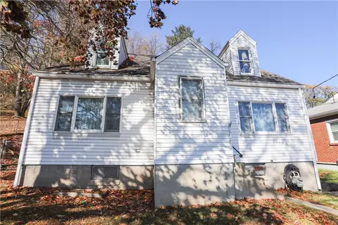 704 Scott St, Penn, PA 15675