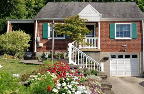 3277 Thornwood Dr, Bethel Park, PA 15102