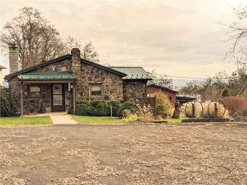 371 S Diamond, Mount Pleasant, PA 15666