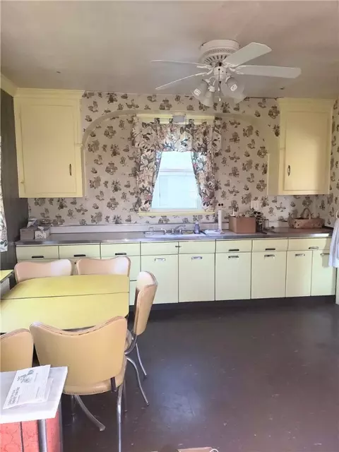 1806 Eberhardt St, Pittsburgh, PA 15212 photo 12