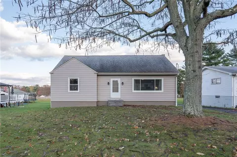 1552 Woodlawn Dr, Latrobe, PA 15650
