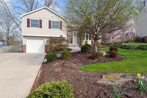 232 Woodhaven Dr, Bridgeville, PA 15017