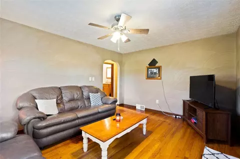 428 4th Ave, New Eagle, PA 15067 photo 5