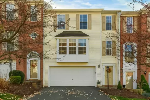 644 Village Green Blvd E, Mars, PA 16046