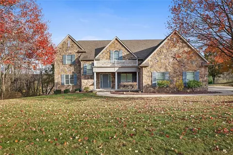 1080 Augusta Cir, North Huntingdon, PA 15642