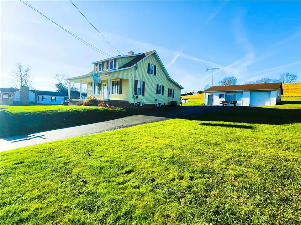 588 N Cherry St, Worthington, PA 16262 17 Photos Movoto