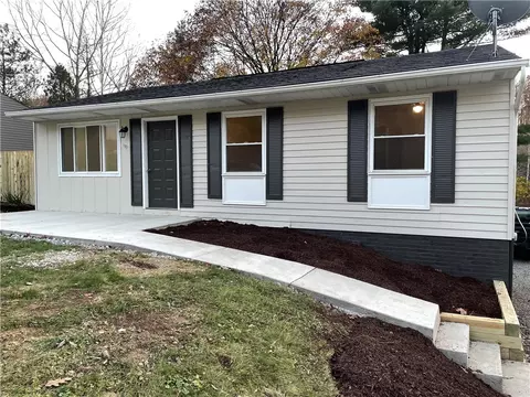 1330 Cavitt Rd, Monroeville, PA 15146