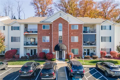 850 Hidden Ridge Ct #202, South Park, PA 15129