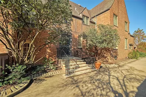5734 W Woodland Rd, Pittsburgh, PA 15232