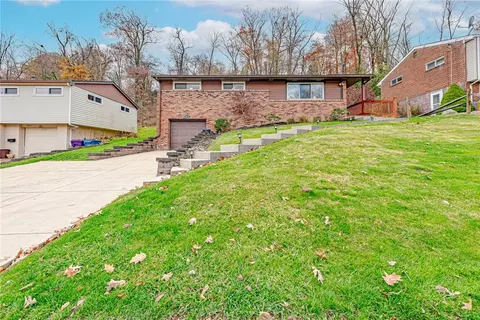 4847 Hialeah Dr, Pittsburgh, PA 15239
