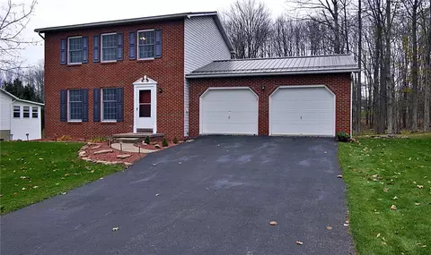 109 Kelly Blvd, Slippery Rock, PA 16057