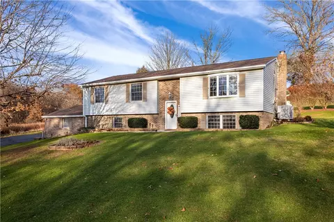 1645 Vista Valley Rd, Washington, PA 15301