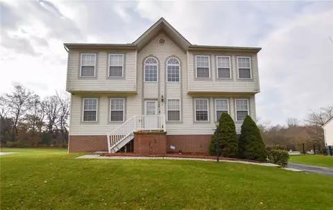 316 Samuel Dr, Cranberry Township, PA 16066