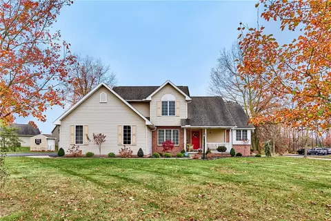 202 Canterberry Dr, New Castle, PA 16105