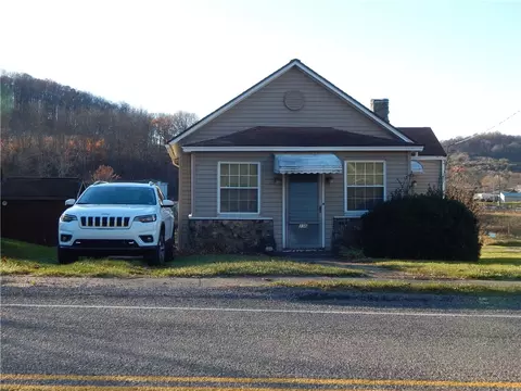 136 Main St, Karns City, PA 16041