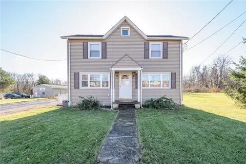 1005 N Chestnut St Ext, Derry, PA 15627