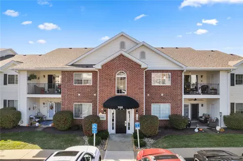 700 Hidden Ridge Ct #303, South Park, PA 15129