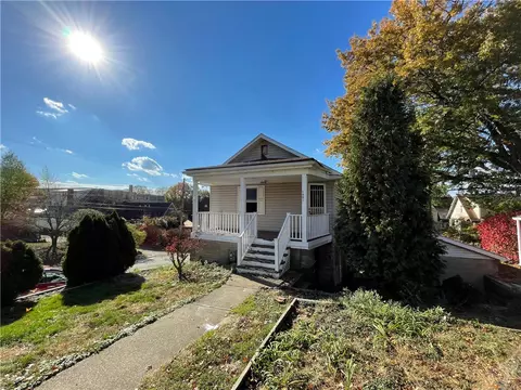 1801 Ridge Ave, Arnold, PA 15068