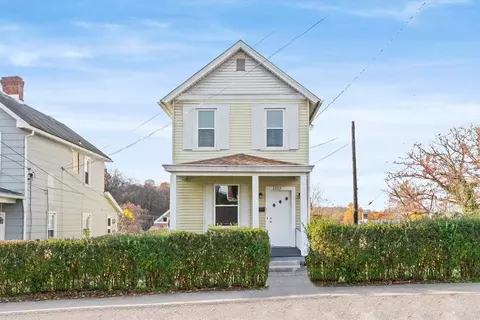 1112 Ferree St, Coraopolis, PA 15108
