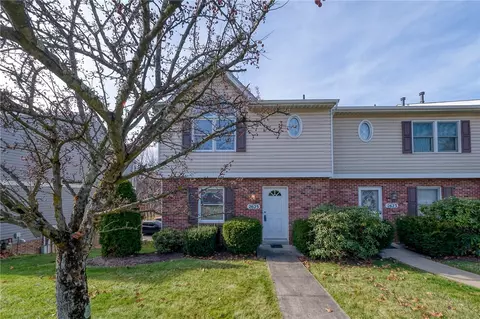 2625 Hawthorne Dr, Oakdale, PA 15071