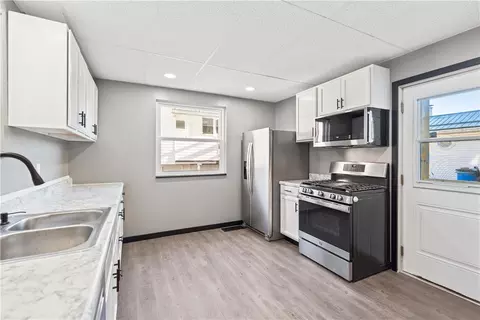 225 Sherman Ave, Vandergrift, PA 15690 photo 14