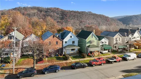 225 Sherman Ave, Vandergrift, PA 15690 photo 2