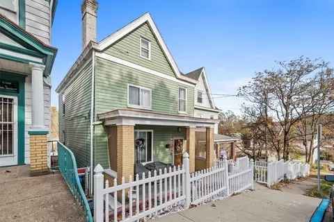 1911 Berdella St, Pittsburgh, PA 15220