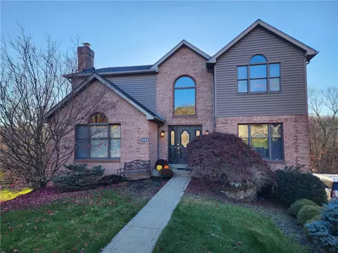 215 Valleyview Dr, Mcdonald, PA 15057