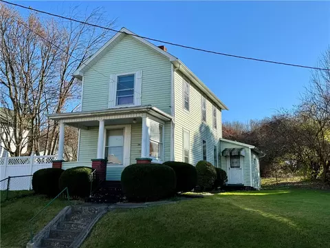 29 W Chartes, New Castle, PA 16102