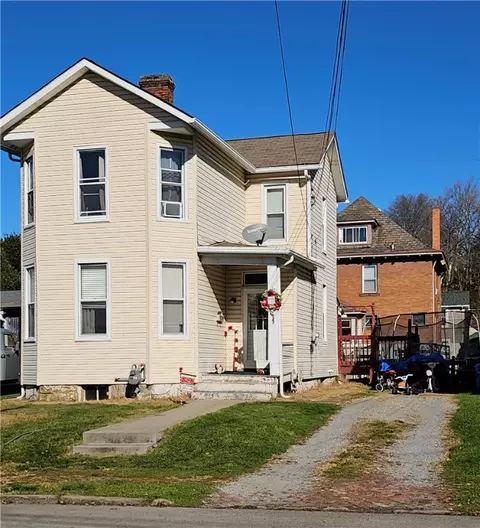 627 10th Ave, New Brighton, PA 15066