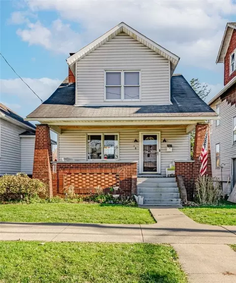 18 E Mcnutt St, Houston, PA 15342