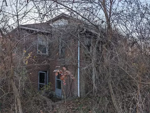 128130 Stewart St, Grindstone, PA 15442