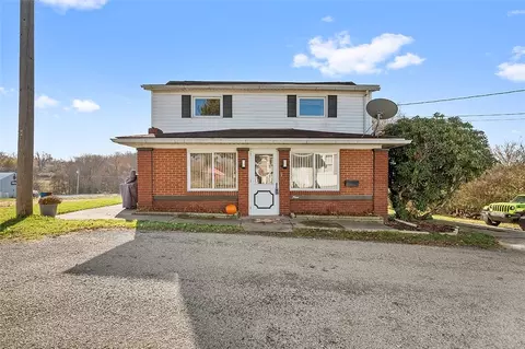 9 Carnegie Ave, Mount Pleasant, PA 15666