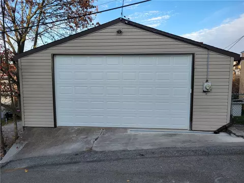 728 Greenfield Ave, Pittsburgh, PA 15207