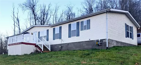 196 Weaver Run Rd, Washington, PA 15301