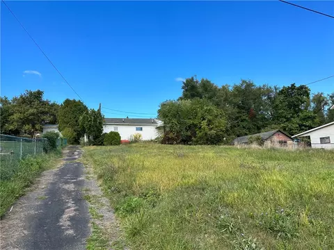 25 Hilltop Rd, Wickhaven, PA 15492