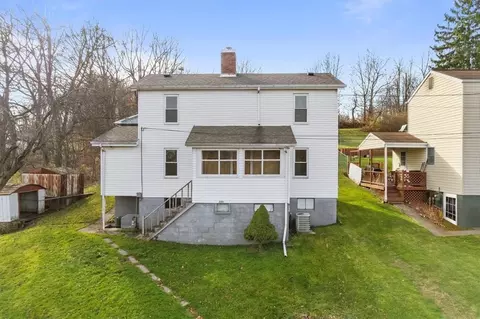 323 Juniper Ln, Tarentum, PA 15084