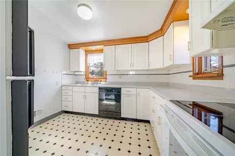 13970 Wayne, Irwin, PA 15642 photo 17