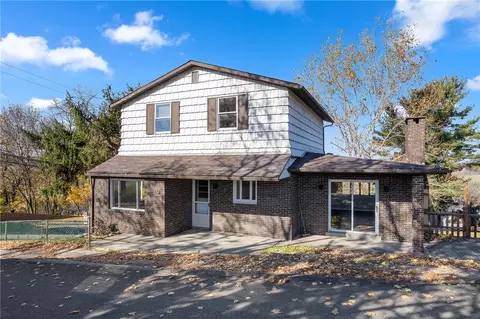 52 W Grant, Cokeburg, PA 15324